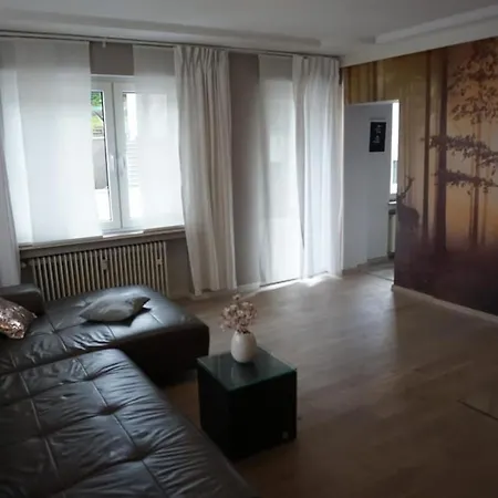 Anbindung In Den Nationalpark Eifel Fuer 6 Personen Und Max 2 Hunde Inklusive Terrasse 施莱登