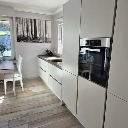 Anbindung In Den Nationalpark Eifel Fuer 6 Personen Und Max 2 Hunde Inklusive Terrasse * 施莱登