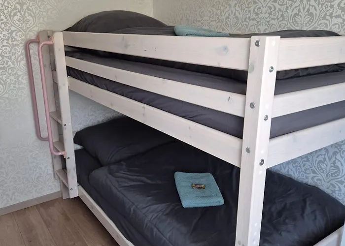 Daire Anbindung In Den Nationalpark Eifel Fuer 6 Personen Und Max 2 Hunde Inklusive Terrasse *