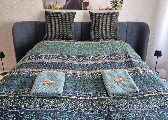 Anbindung In Den Nationalpark Eifel Fuer 6 Personen Und Max 2 Hunde Inklusive Terrasse Daire Schleiden