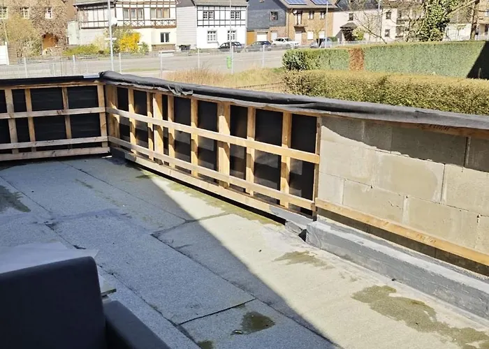 Appartement Anbindung In Den Nationalpark Eifel Fuer 6 Personen Und Max 2 Hunde Inklusive Terrasse *